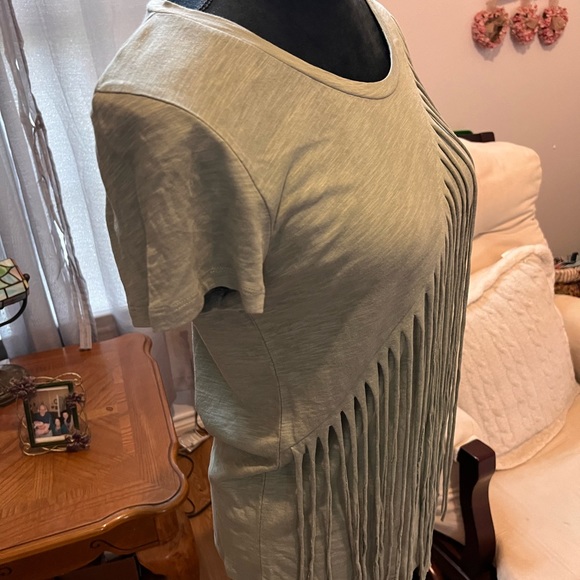 CHELSEA & VIOLET ROCKER CHIC TEE - Picture 3 of 5